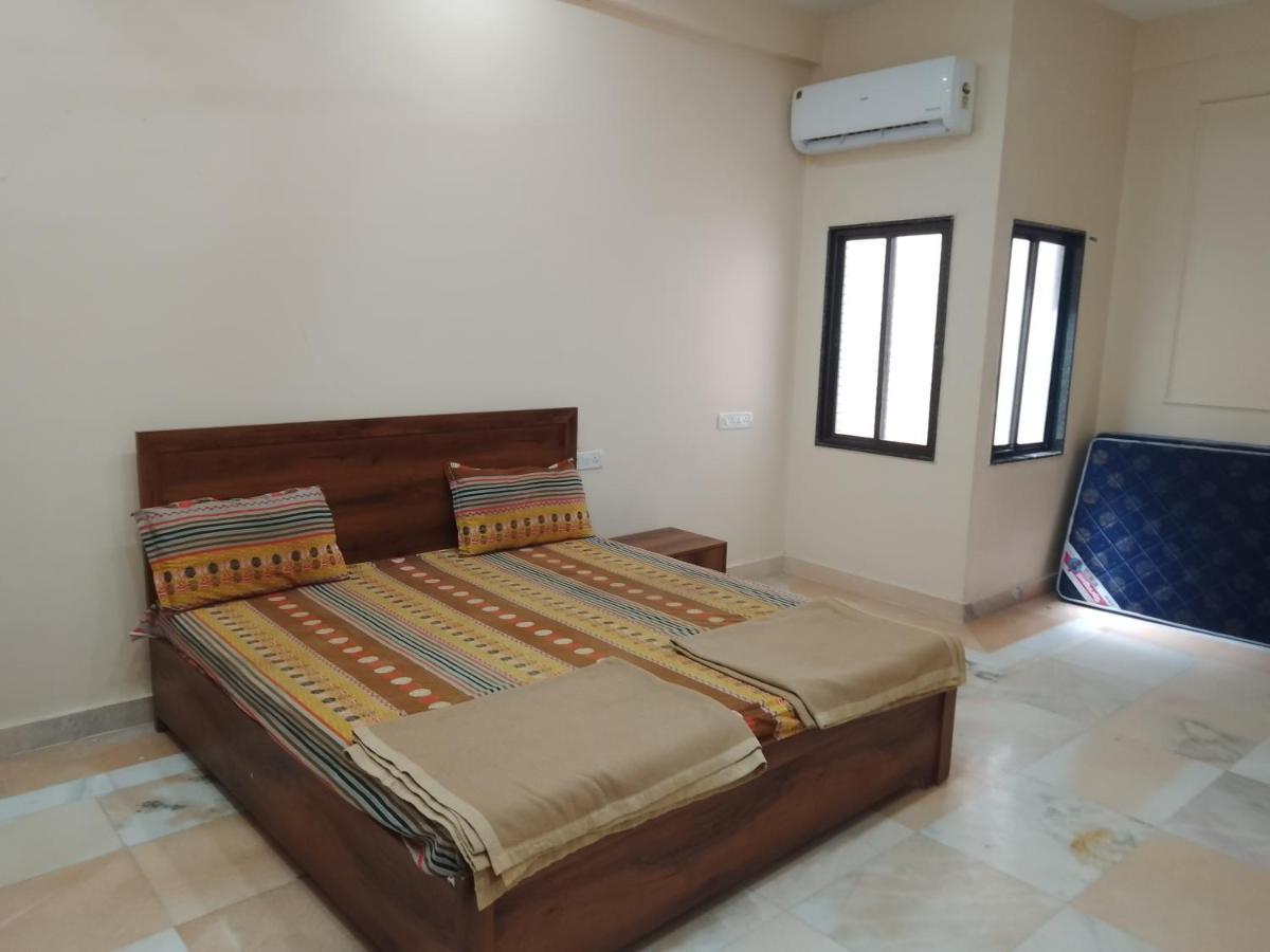 Sri Ram Lala Dharmshala Hotel Ayodhya Exterior photo